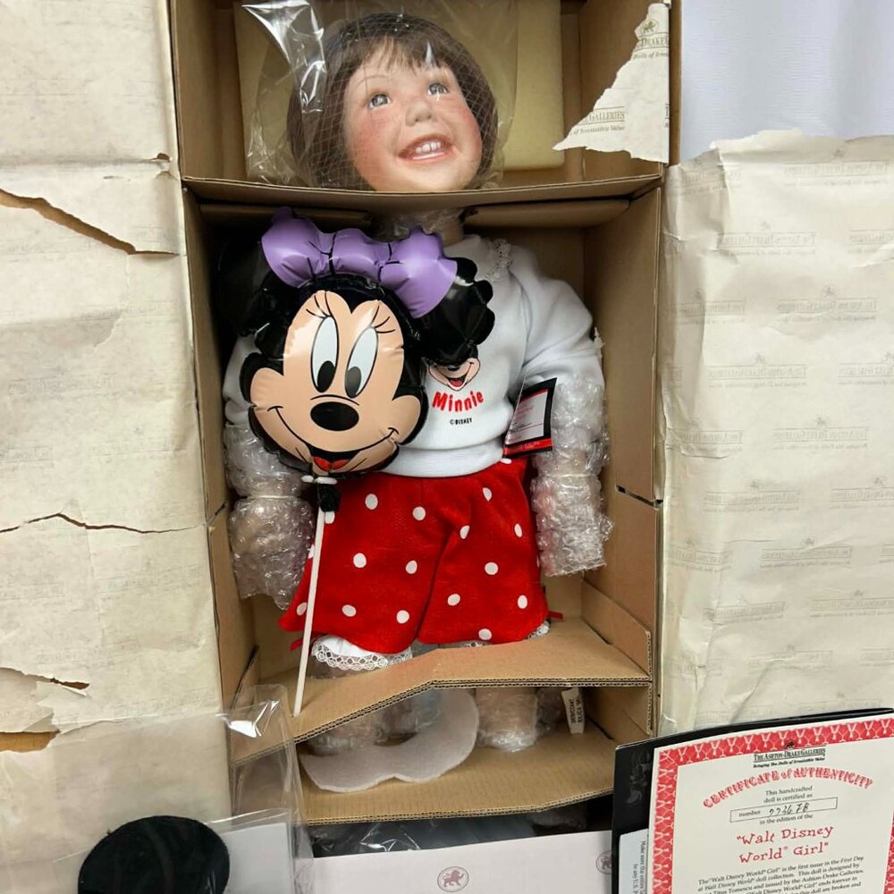 The Ashton-Drake Galleries Doll, Walt Disney World Girl, NIB